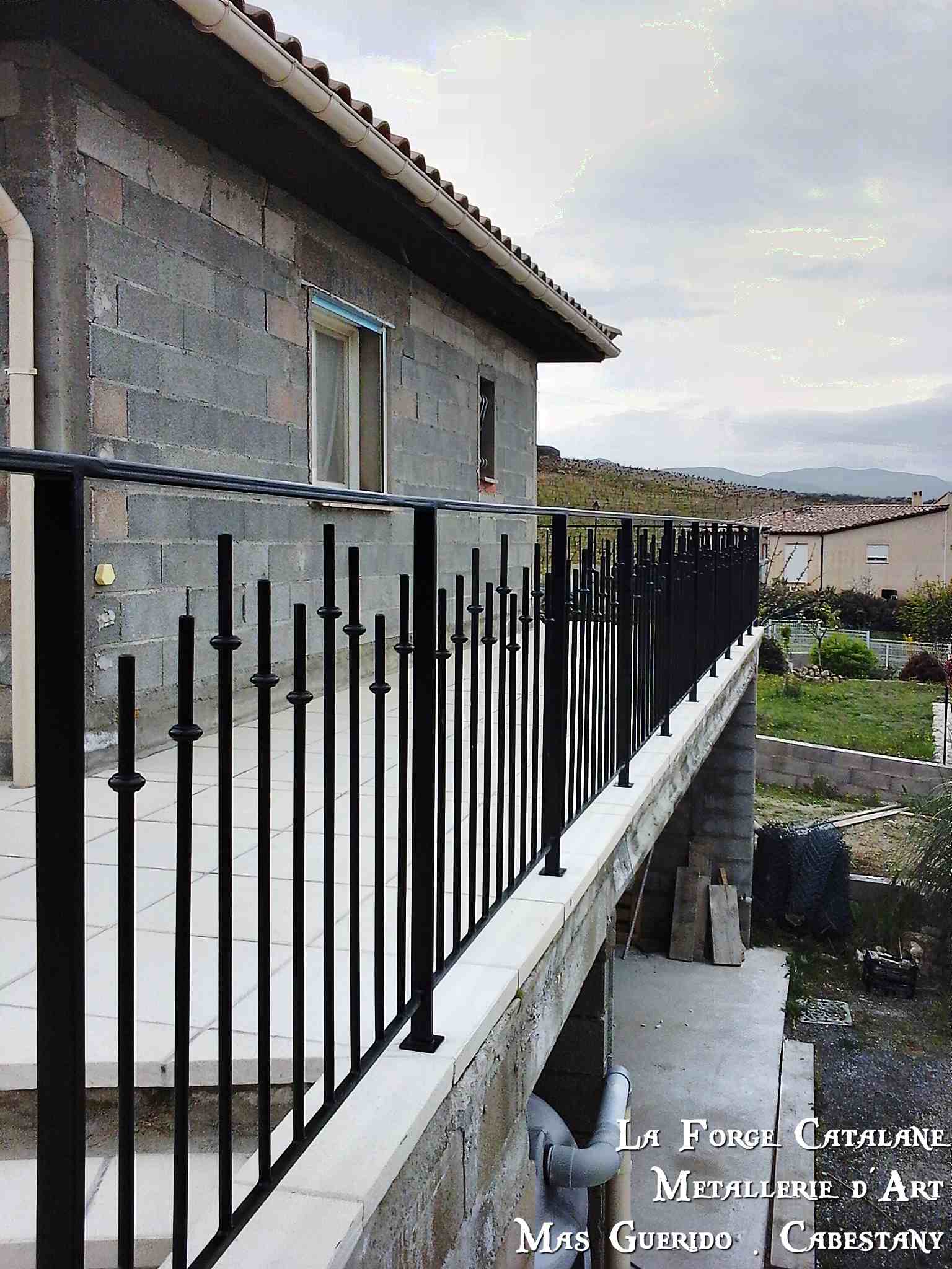 garde corps barreaudage effet joncs bagues fer forge catalane 4.jpg